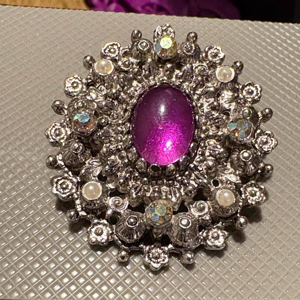 Sarah Coventry Purple Cabochon Seed Pearl Silver tone Brooch/Pendant